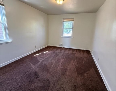 637 Hamilton Street - Photo Thumbnail 7