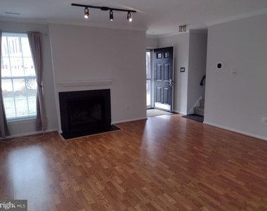 83 Avon Lane - Photo Thumbnail 4