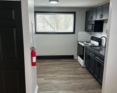 517 Morgan Avenue - Photo Thumbnail 2