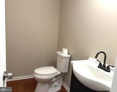 1018 Willowleaf Way - Photo Thumbnail 7