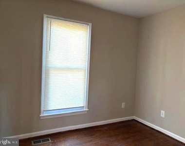 1018 Willowleaf Way - Photo Thumbnail 3