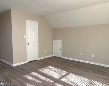 1018 Willowleaf Way - Photo Thumbnail 25