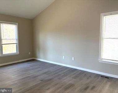 1018 Willowleaf Way - Photo Thumbnail 19