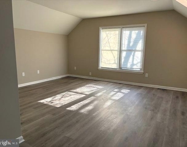 1018 Willowleaf Way - Photo Thumbnail 24