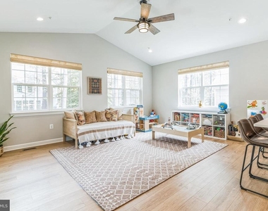 14720 Locust Court - Photo Thumbnail 6