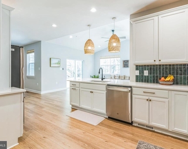 14720 Locust Court - Photo Thumbnail 11
