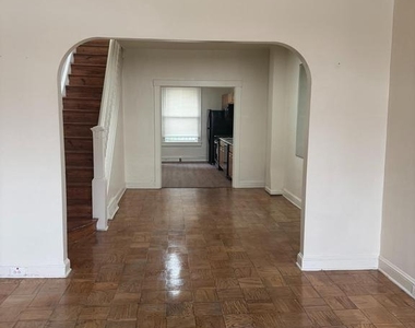 1638 Darley Avenue - Photo Thumbnail 2