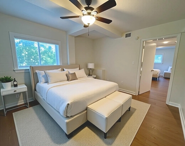 3106 Duval St - Photo Thumbnail 3