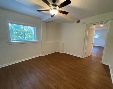 3106 Duval St - Photo Thumbnail 14