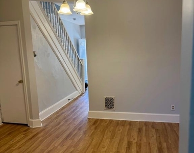 509 Vandever Avenue - Photo Thumbnail 3