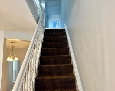 509 Vandever Avenue - Photo Thumbnail 6