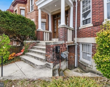 1118 Girard Street Nw - Photo Thumbnail 2
