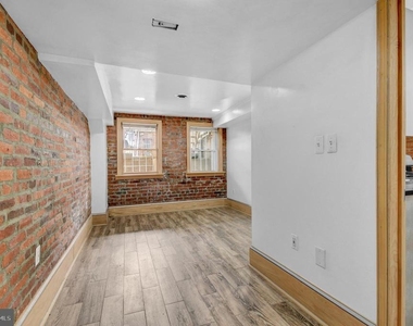 1118 Girard Street Nw - Photo Thumbnail 9
