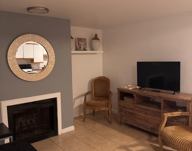1513 Massachusetts Avenue Se - Photo Thumbnail 2