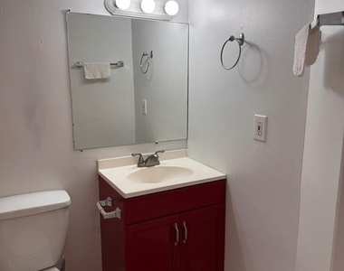 1513 Massachusetts Avenue Se - Photo Thumbnail 1
