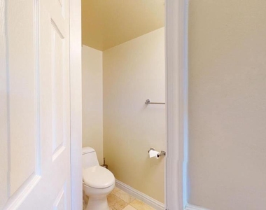 615 16th Street Ne - Photo Thumbnail 3