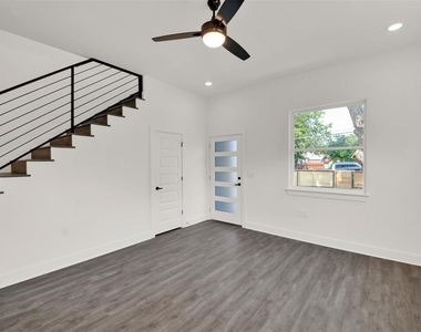 7603 Carver Ave - Photo Thumbnail 7