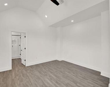 7603 Carver Ave - Photo Thumbnail 13
