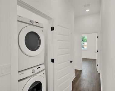 7603 Carver Ave - Photo Thumbnail 15