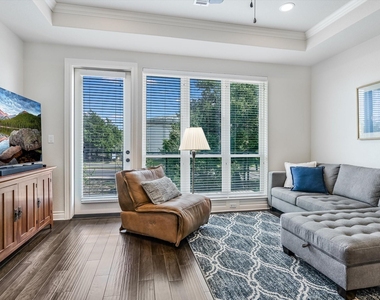 102 Bella Toscana Ave - Photo Thumbnail 8
