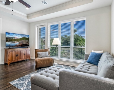 102 Bella Toscana Ave - Photo Thumbnail 6