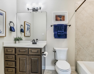 102 Bella Toscana Ave - Photo Thumbnail 16