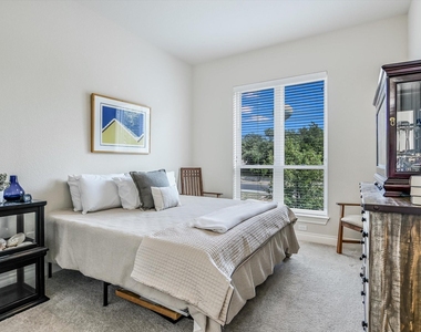 102 Bella Toscana Ave - Photo Thumbnail 15