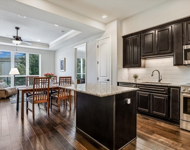 102 Bella Toscana Ave - Photo Thumbnail 4
