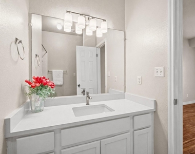 8703 Weiser Dr - Photo Thumbnail 10