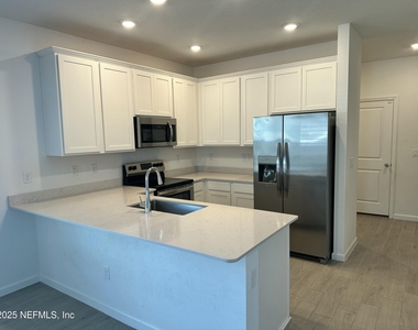 413 Rosemont Drive - Photo Thumbnail 3