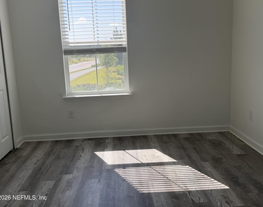 413 Rosemont Drive - Photo Thumbnail 20