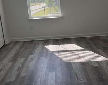 413 Rosemont Drive - Photo Thumbnail 19