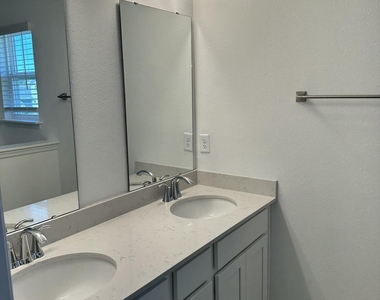 413 Rosemont Drive - Photo Thumbnail 10