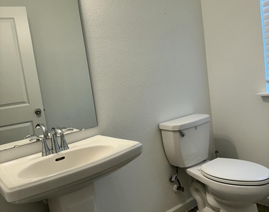 413 Rosemont Drive - Photo Thumbnail 11