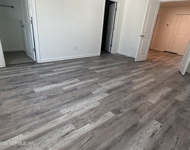 413 Rosemont Drive - Photo Thumbnail 14