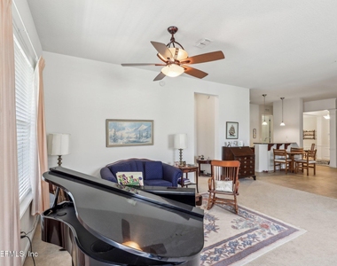 9831 Del Webb Parkway - Photo Thumbnail 3