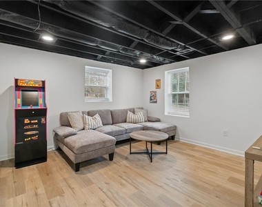 2790 Sardis Street - Photo Thumbnail 31