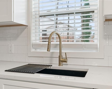 2790 Sardis Street - Photo Thumbnail 20