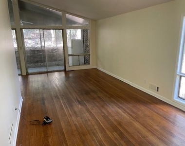 6840 Sunny Brook Lane Ne - Photo Thumbnail 2
