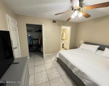 8820 Royal Palm Boulevard - Photo Thumbnail 3