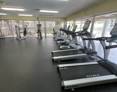 8820 Royal Palm Boulevard - Photo Thumbnail 17