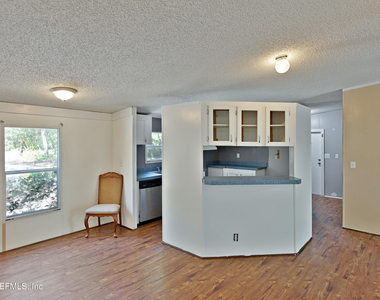 7463 Lilly Court - Photo Thumbnail 4