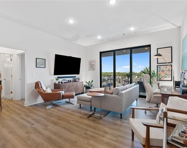 112 Rogers Street Ne - Photo Thumbnail 9