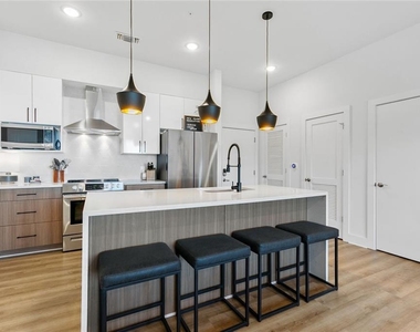 112 Rogers Street Ne - Photo Thumbnail 13