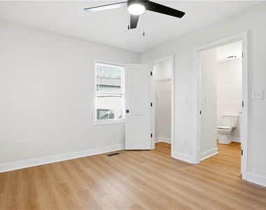 127 Perry Street - Photo Thumbnail 20