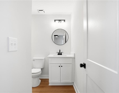 127 Perry Street - Photo Thumbnail 21
