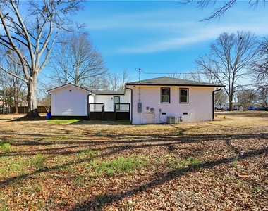 127 Perry Street - Photo Thumbnail 24