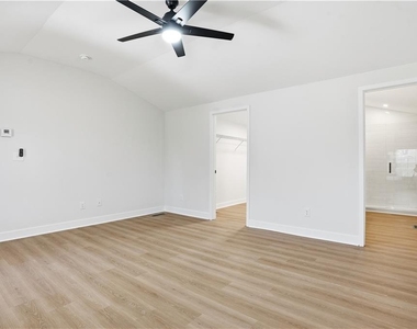 127 Perry Street - Photo Thumbnail 11