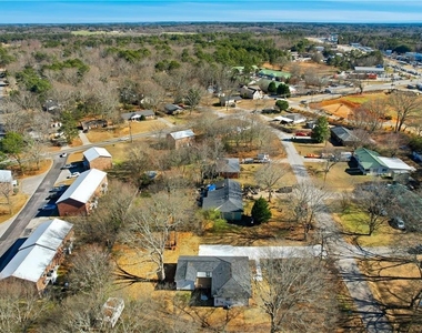 127 Perry Street - Photo Thumbnail 28