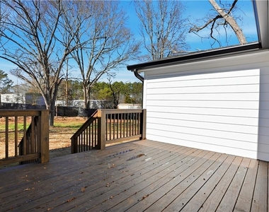 127 Perry Street - Photo Thumbnail 23